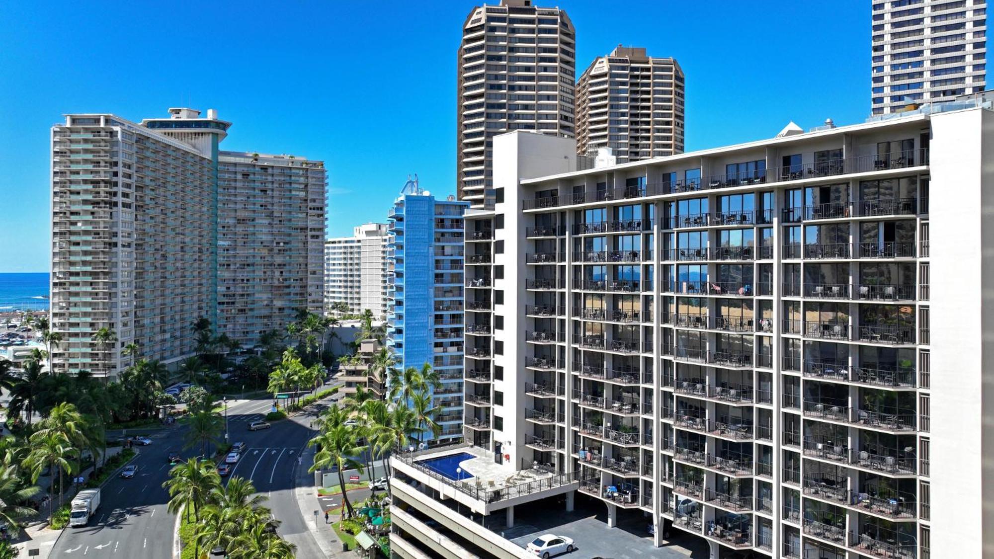 Palms At Waikiki Private Apartment *