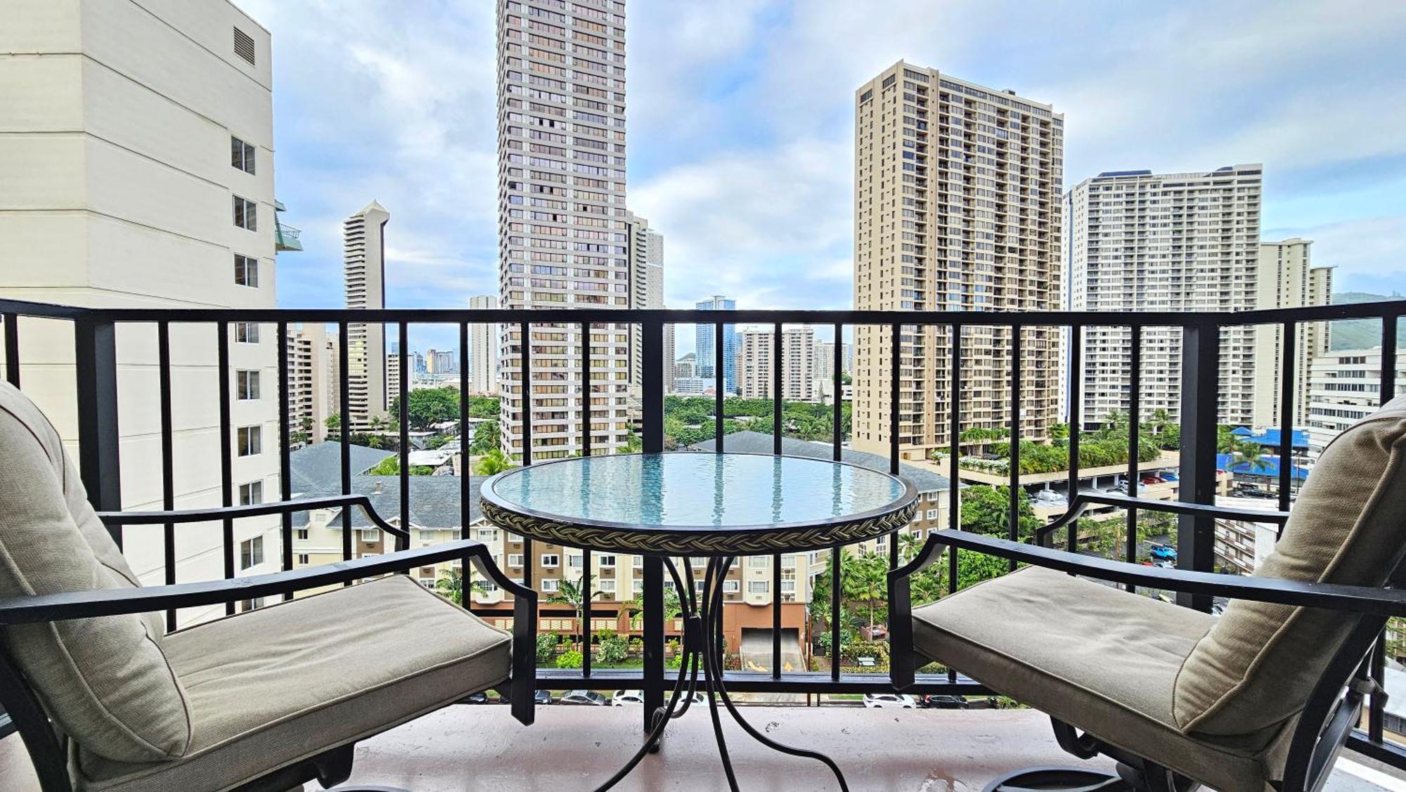 Palms At Waikiki Private