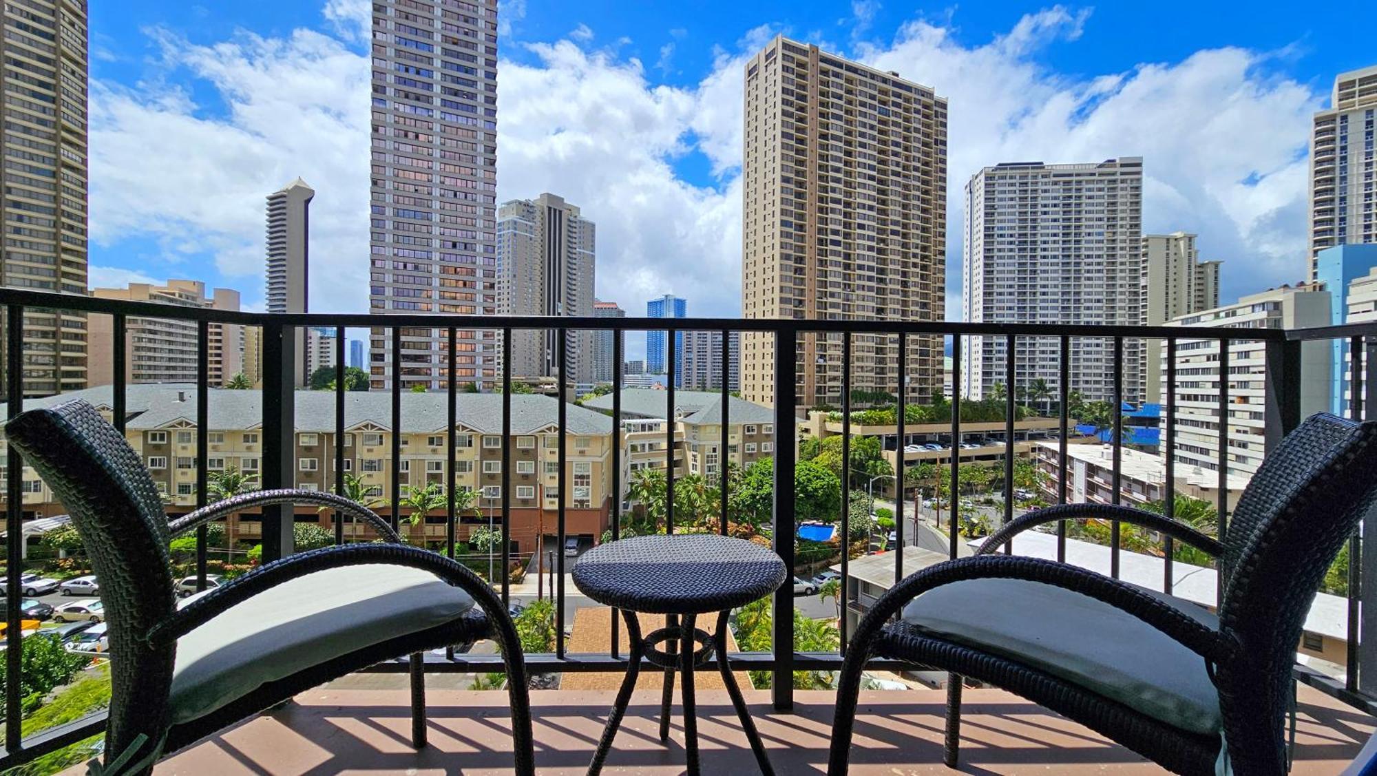 Palms At Waikiki Private *